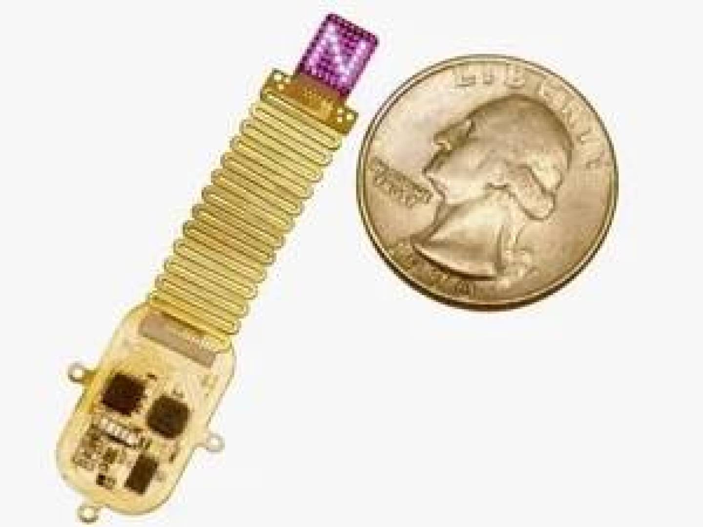 أول جهاز يرسل بيانات إلى الدماغ عبر الضوء فقط! ثورة في عالم الواجهات العصبية