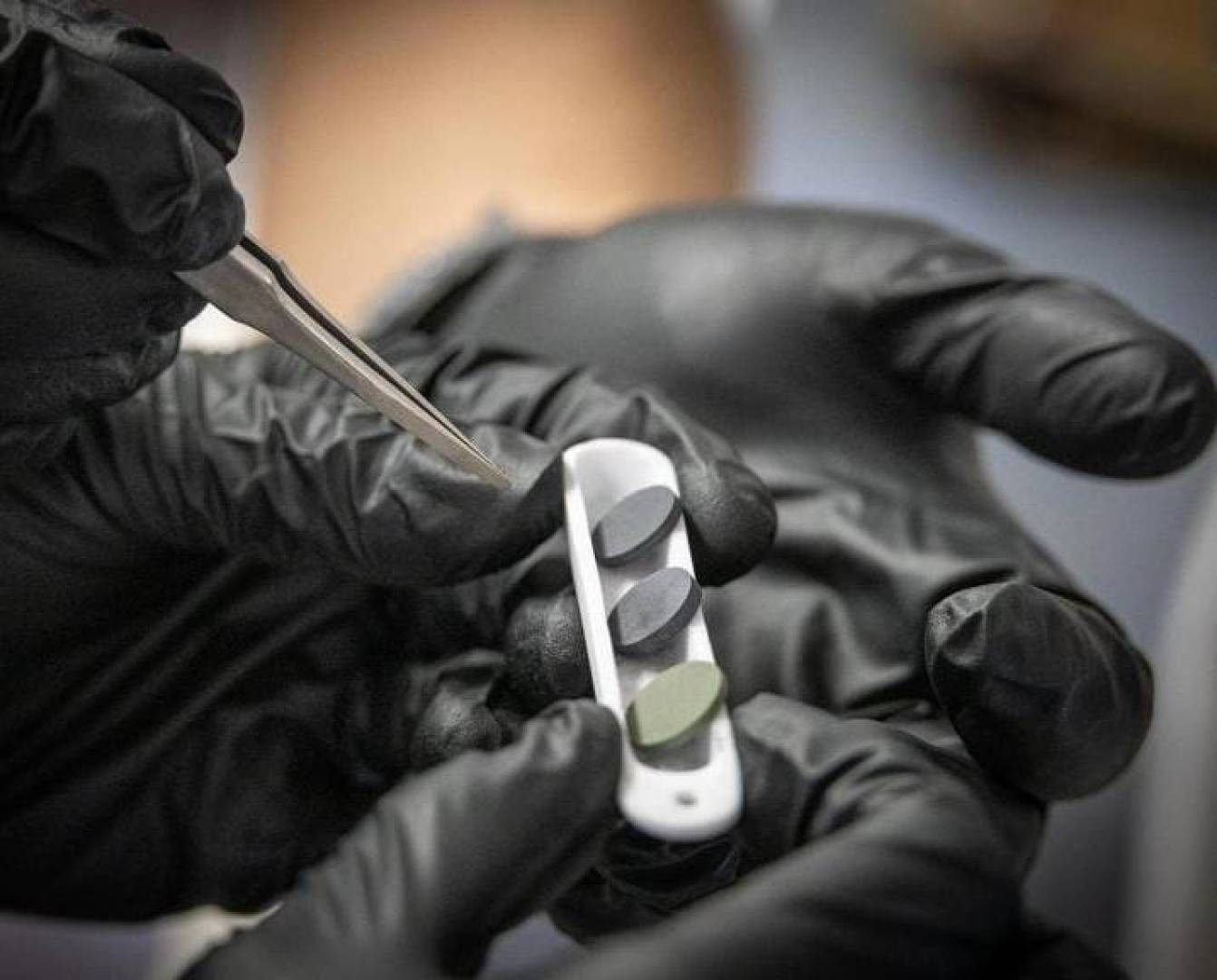 ابتكار ثوري في مجالات تخزين الطاقة والإلكترونيات والطلاءات الواقية