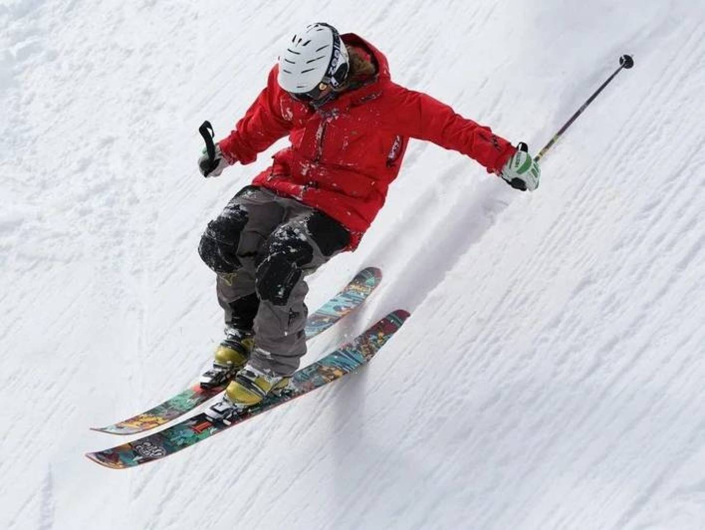 أشكال الزلاجات في الرياضات الشتوية تساعد في الثبات والمناورة والتحكم