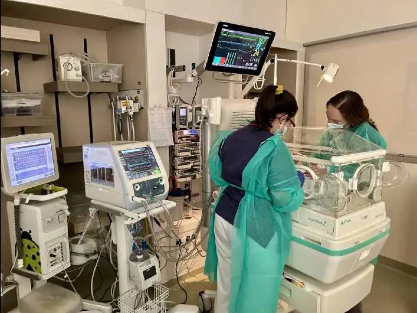 الذكاء الاصطناعي يخصص التغذية للمواليد الخدج ويقلل مخاطر ضعف النمو