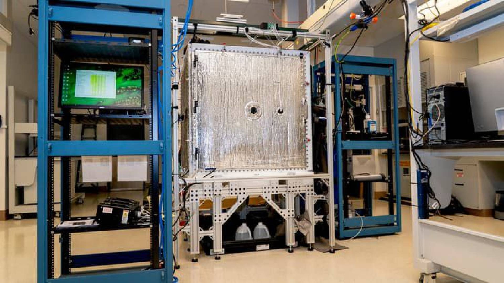 غرفة تجريبية مبتكرة تحاكي تكوّن السحب داخل المختبر لحل لغز تكوّن الأمطار