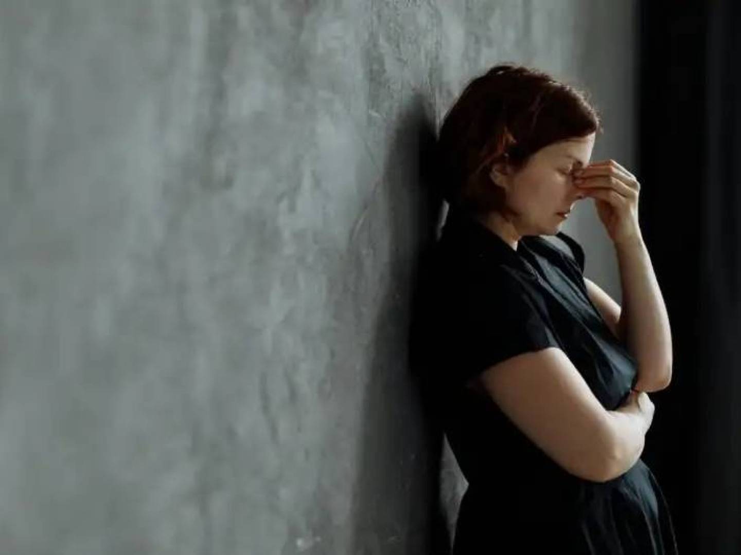 عوامل مرتبطة بالألم تزيد من خطر الاكتئاب بعد الولادة