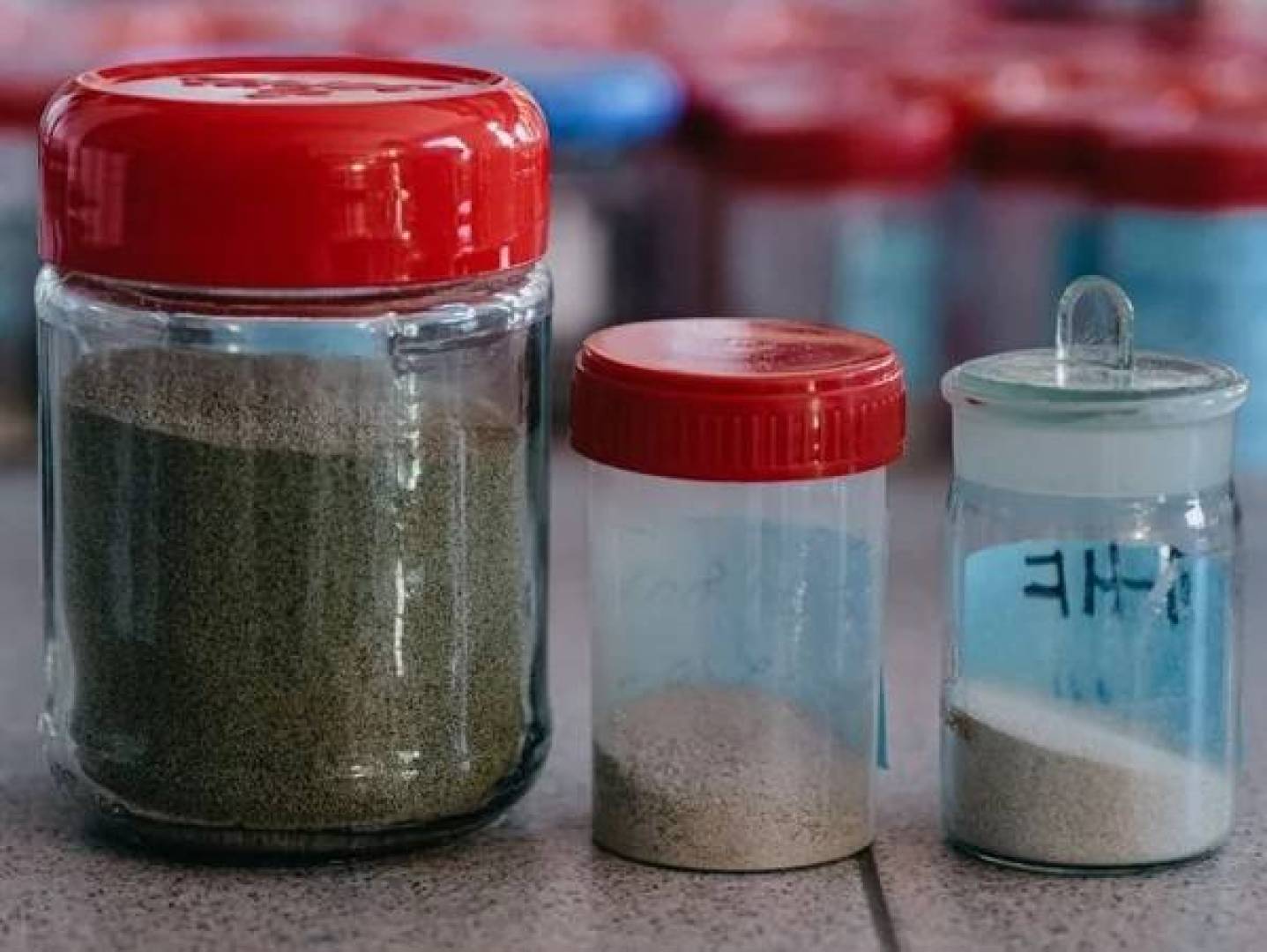 رماد الفحم ينقّي المياه من الرصاص والكادميوم من المياه بكفاءة تقارب 100%.