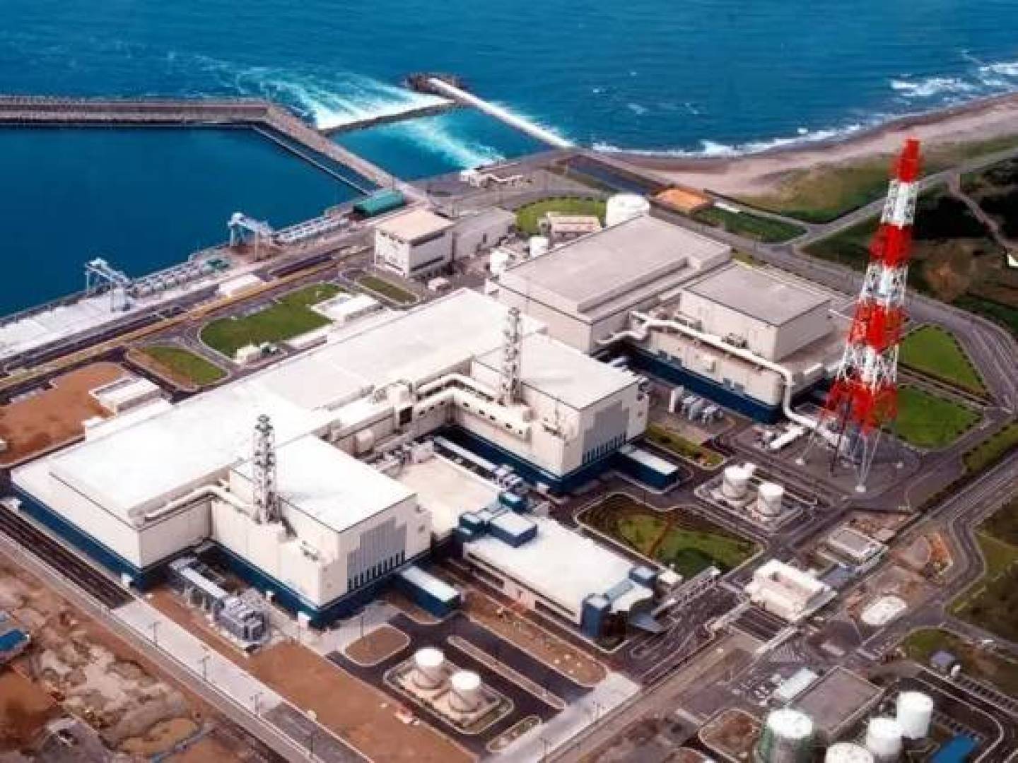 اليابان تستأنف تشغيل أكبر مفاعل نووي بالعالم بعد مضي نحو 15 عاما من كارثة فوكوشيما