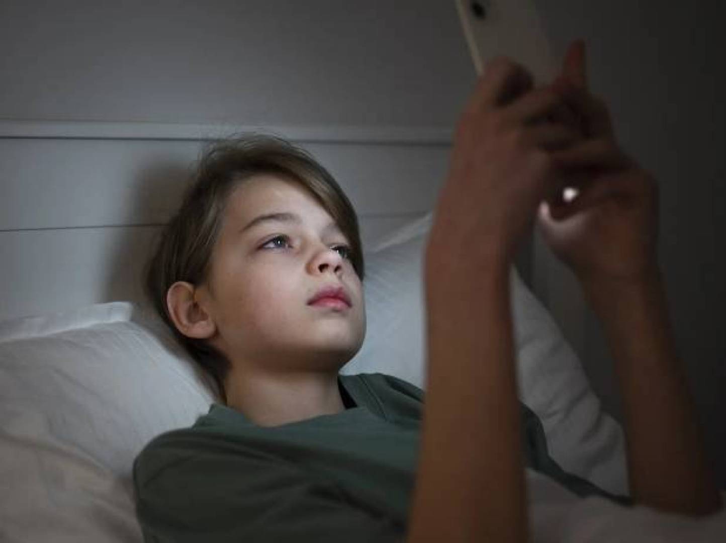 تأثير إدمان الأجهزة الرقمية على الصحة النفسية للمراهقين