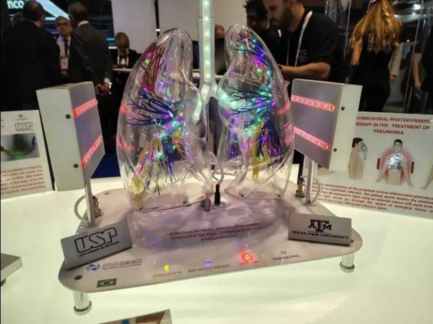 ابتكار علاج بالضوء لمقاومة البكتيريا ويعيد فعالية المضادات الحيوية