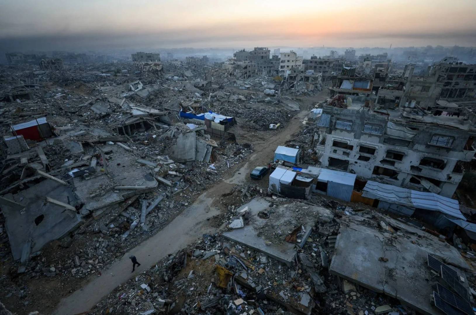 حركة فتح تحذر من أوهام غزة الجديدة.. وتساؤلات فلسطينية حول المصير والأرض