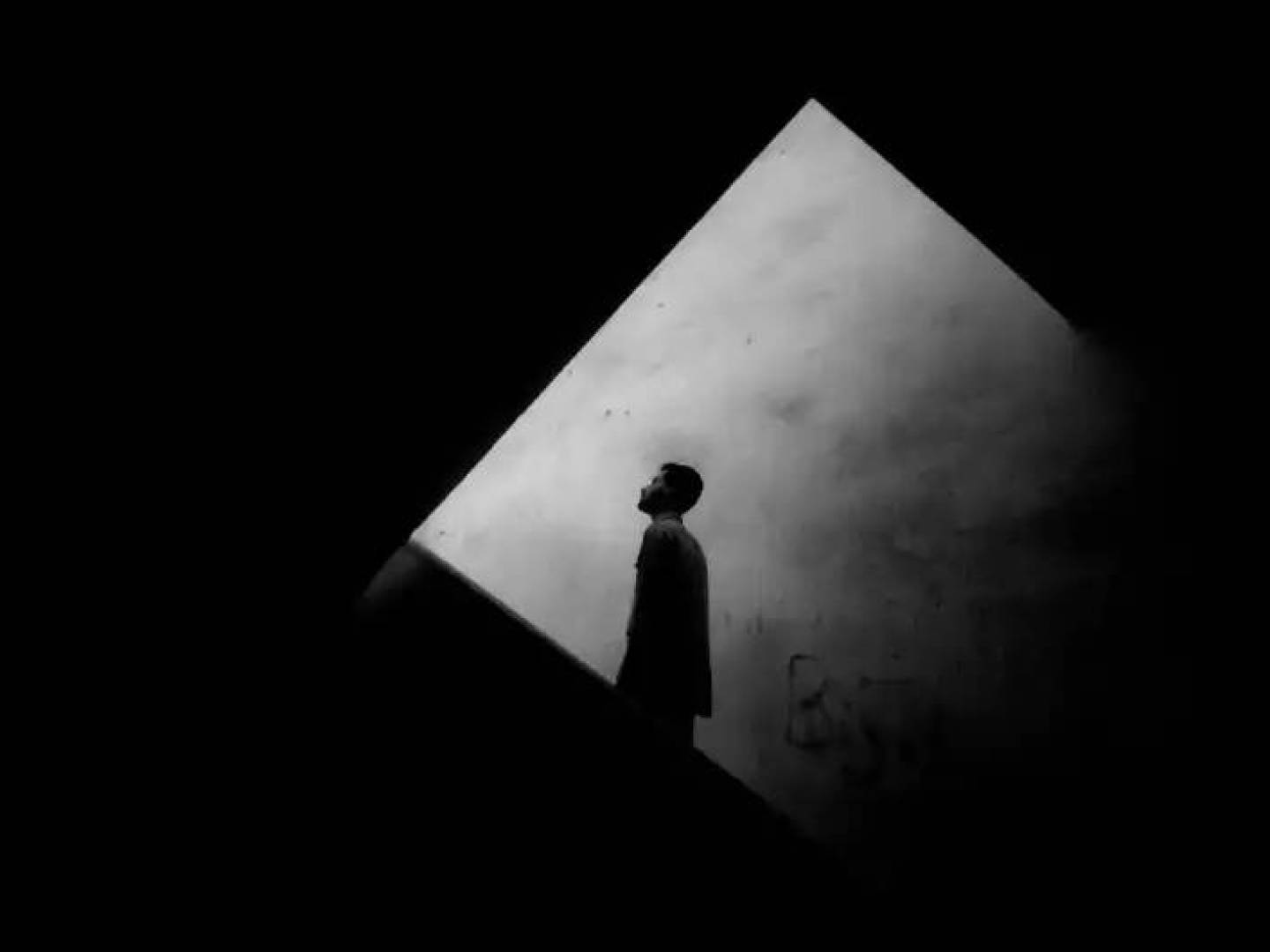 أحدث ما توصل إليه العلم حول أسباب الاكتئاب الحقيقية وعوامل الخطر