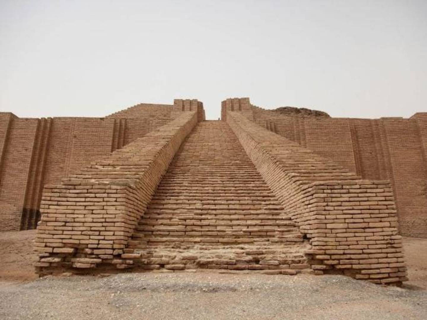 الأبراج القديمة التي ألهمت قصة برج بابل