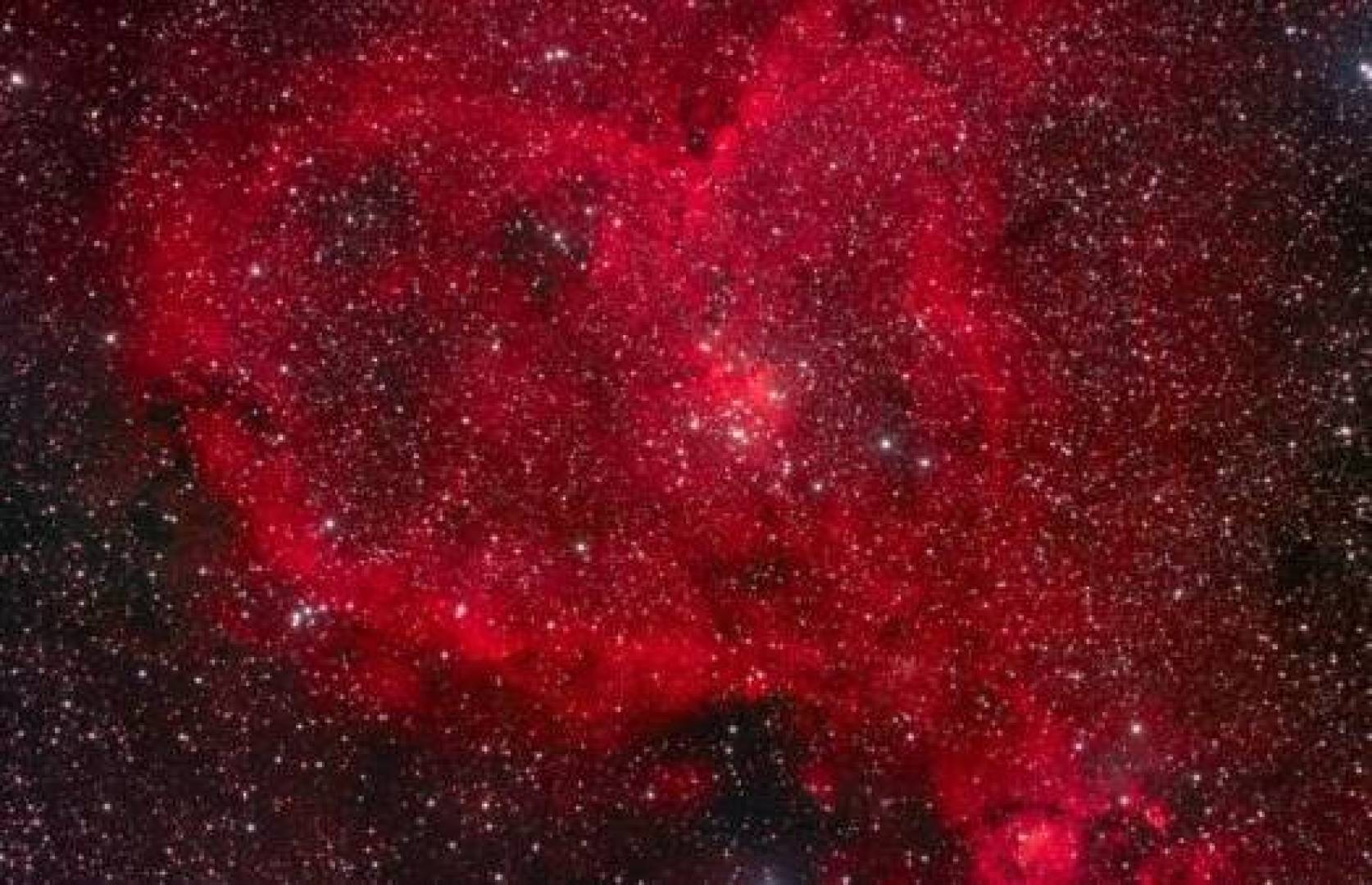 أجسام سماوية مذهلة تبرز جمال الحب في الكون