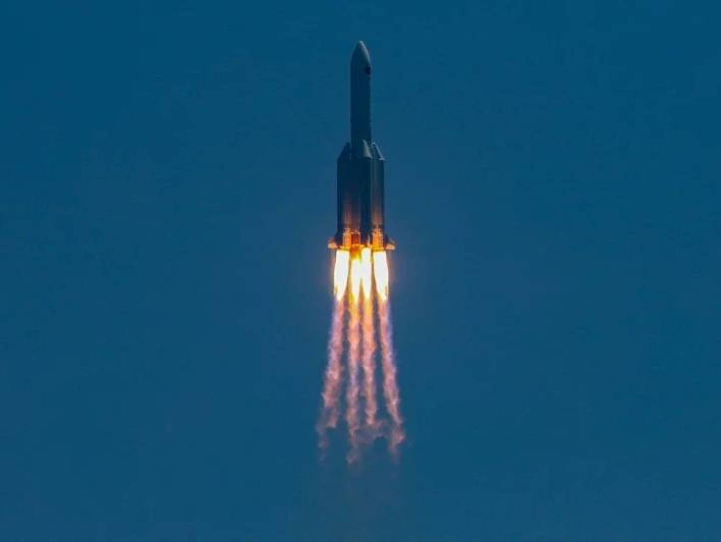 الصين تبدأ بإنشاء أول قاعدة بحرية لاختبار الصواريخ القابلة لإعادة الاستخدام