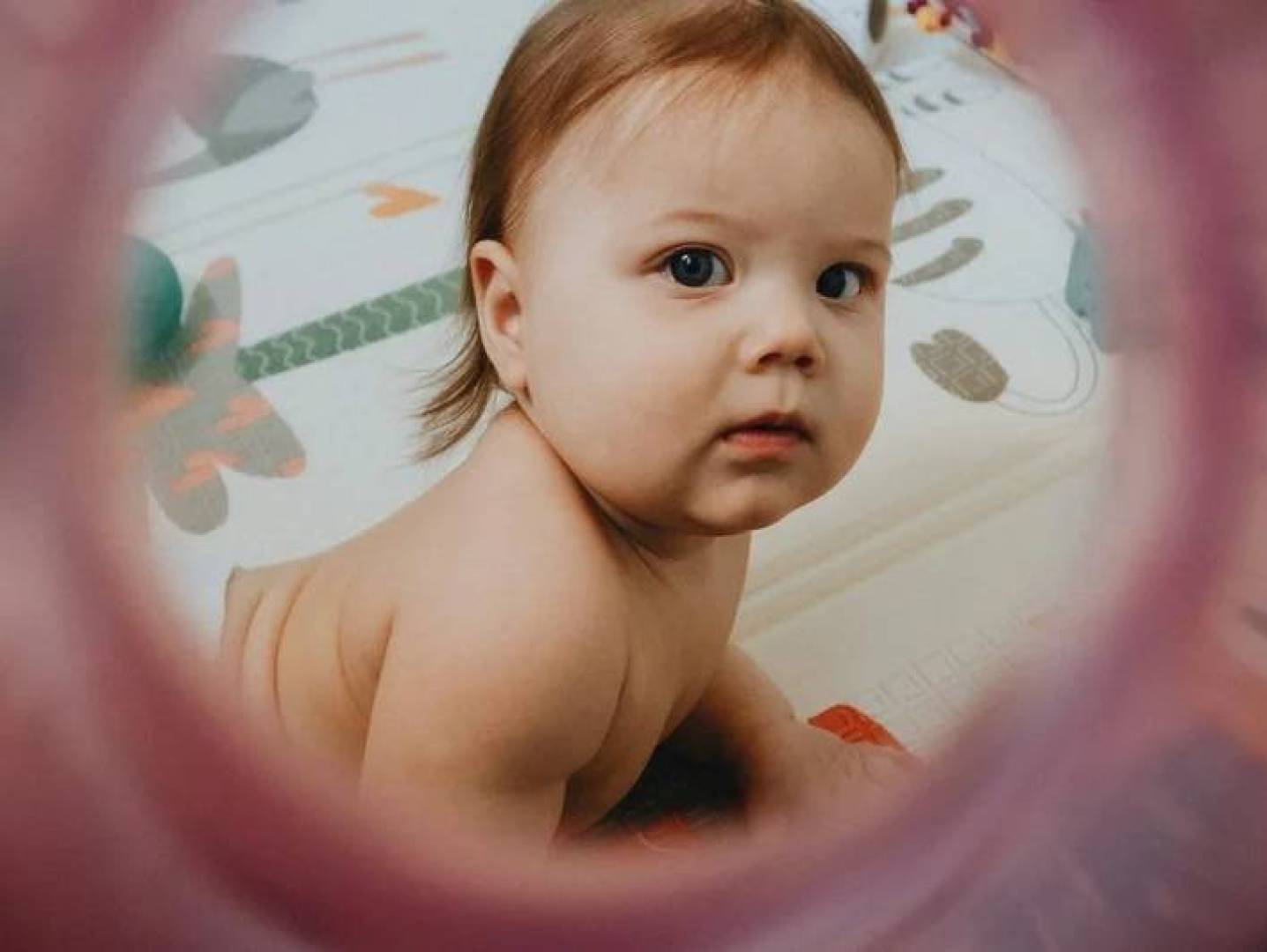 الأطفال الرضع يفهمون معاني الحركات قبل نطق كلماتهم الأولى