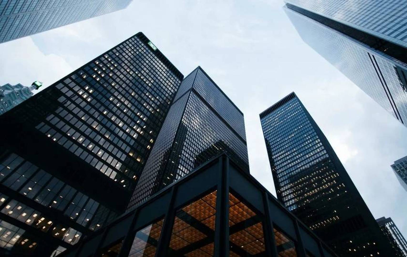 تقنية زجاجية متطورة توفر حماية فعالة من الإشعاع دون التأثير على الشفافية