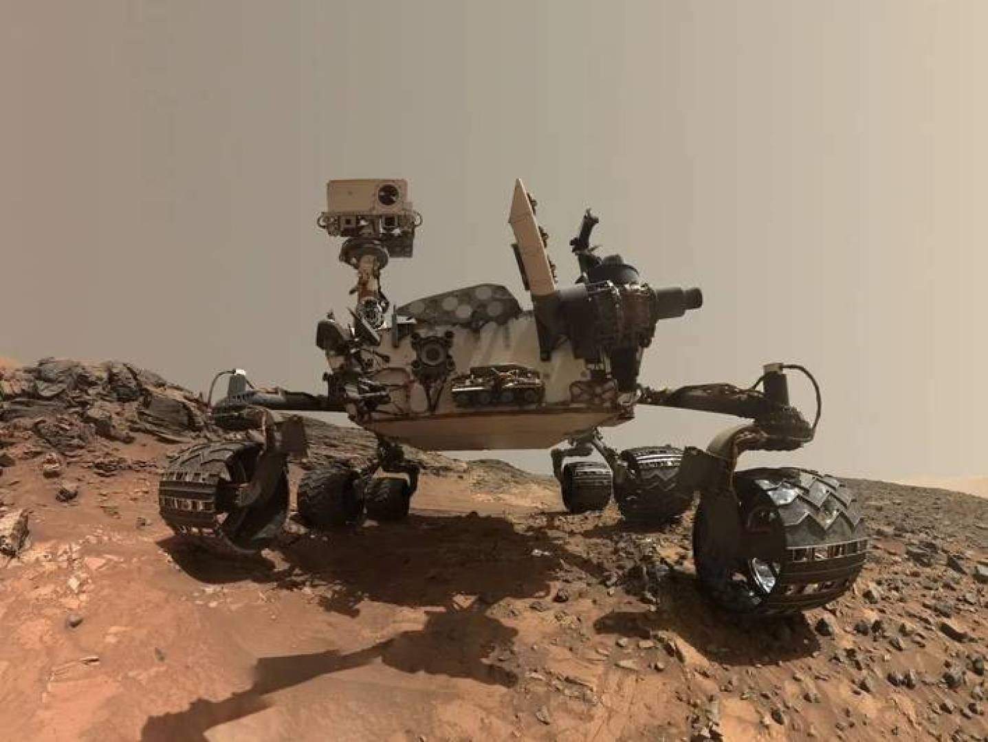 الفضاء يكشف ضعف البطاريات: لماذا لا تعمل كما هو متوقع؟