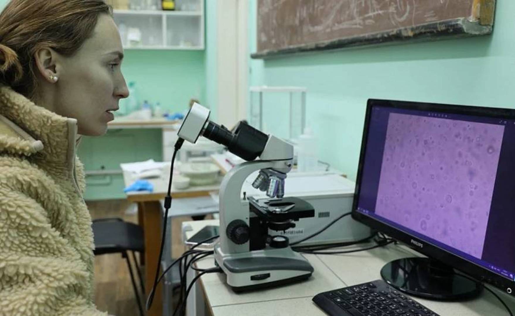 تطوير فيروس اصطناعي لمكافحة البكتيريا الخارقة