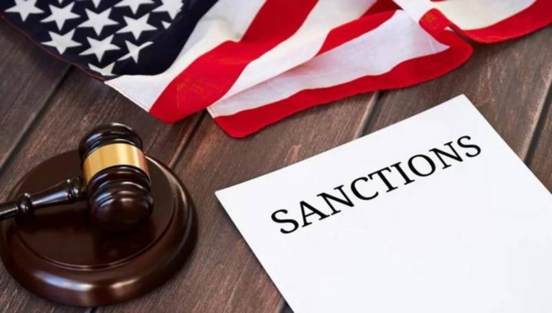 كتب هادي عيد: لعقودٍ خمسةٍ لم يتوقّفِ الغربُ، وعلى رأسِهِ الويلاتُ المُتَّحِدةُ،عن محاربةِ إيرانَ، وفَرْضِ عُقوباتِهِ عليها، بِهَدَفِ إسقاطِ نِظامِها.