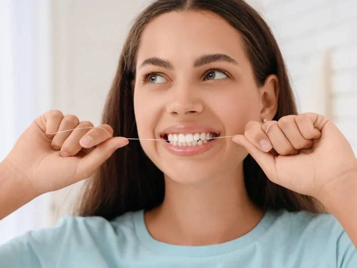 ابتكار روسي يتيح إعادة بناء مينا الأسنان بالكهرباء دون حشوات