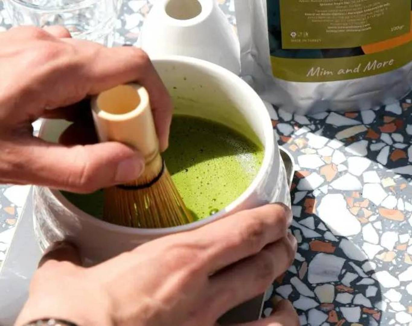 شاي الماتشا قد يساعد في تقليل العطاس الناتج عن الحساسية