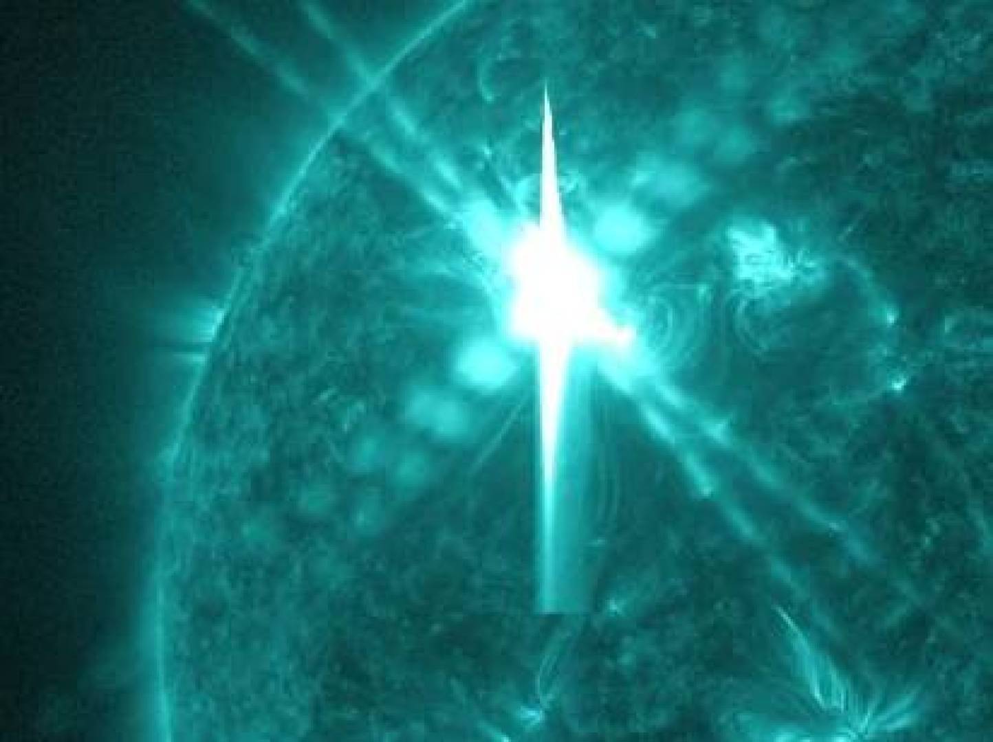 تطوير نموذج ذكي يتوقع أخطر الانفجارات الشمسية قبل حدوثها بمدة طويلة