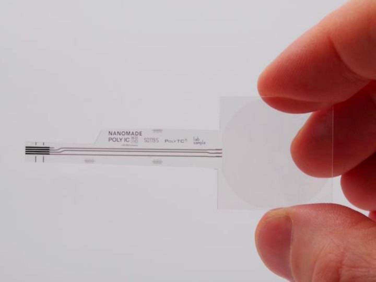 تقنية جديدة: شاشة شفافة تستجيب للضغط واللمس بدقة غير مسبوقة