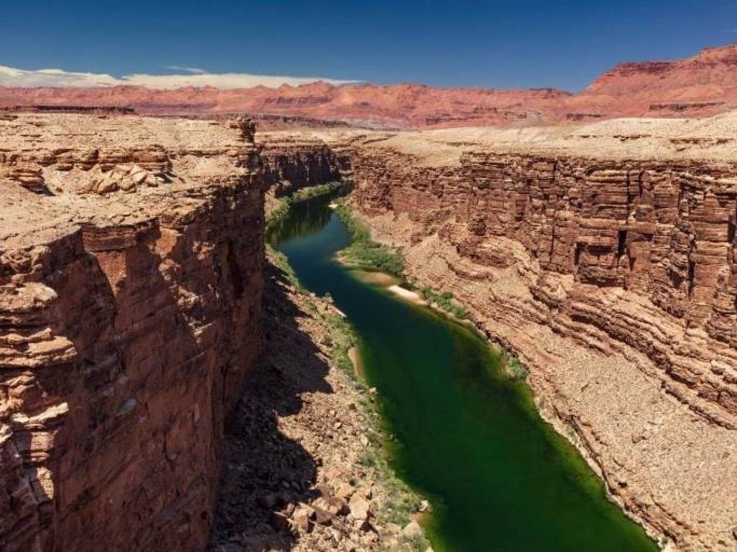 لعلماء يكشفون سر اختراق نهر للجبال لجبال وينتا في أمريكا