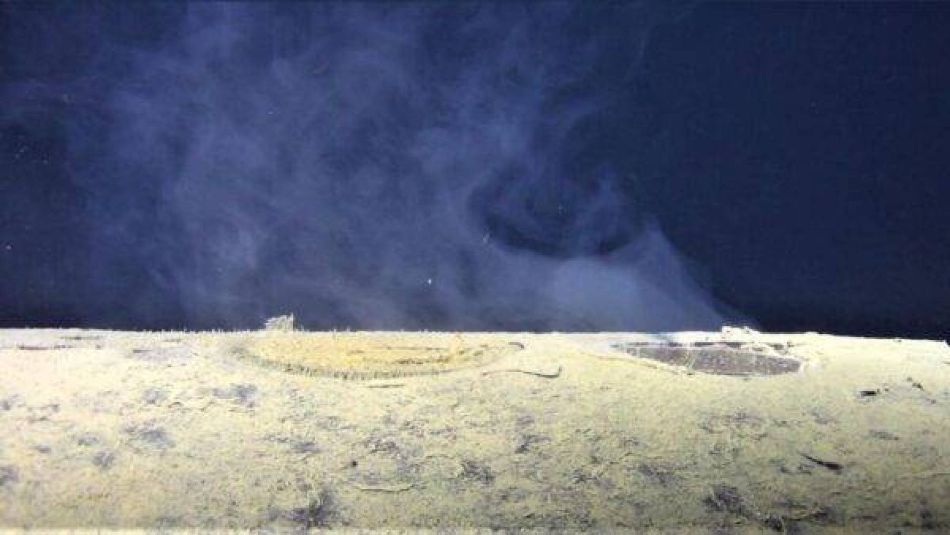 تسرب إشعاعي من غواصة نووية غارقة يثير القلق