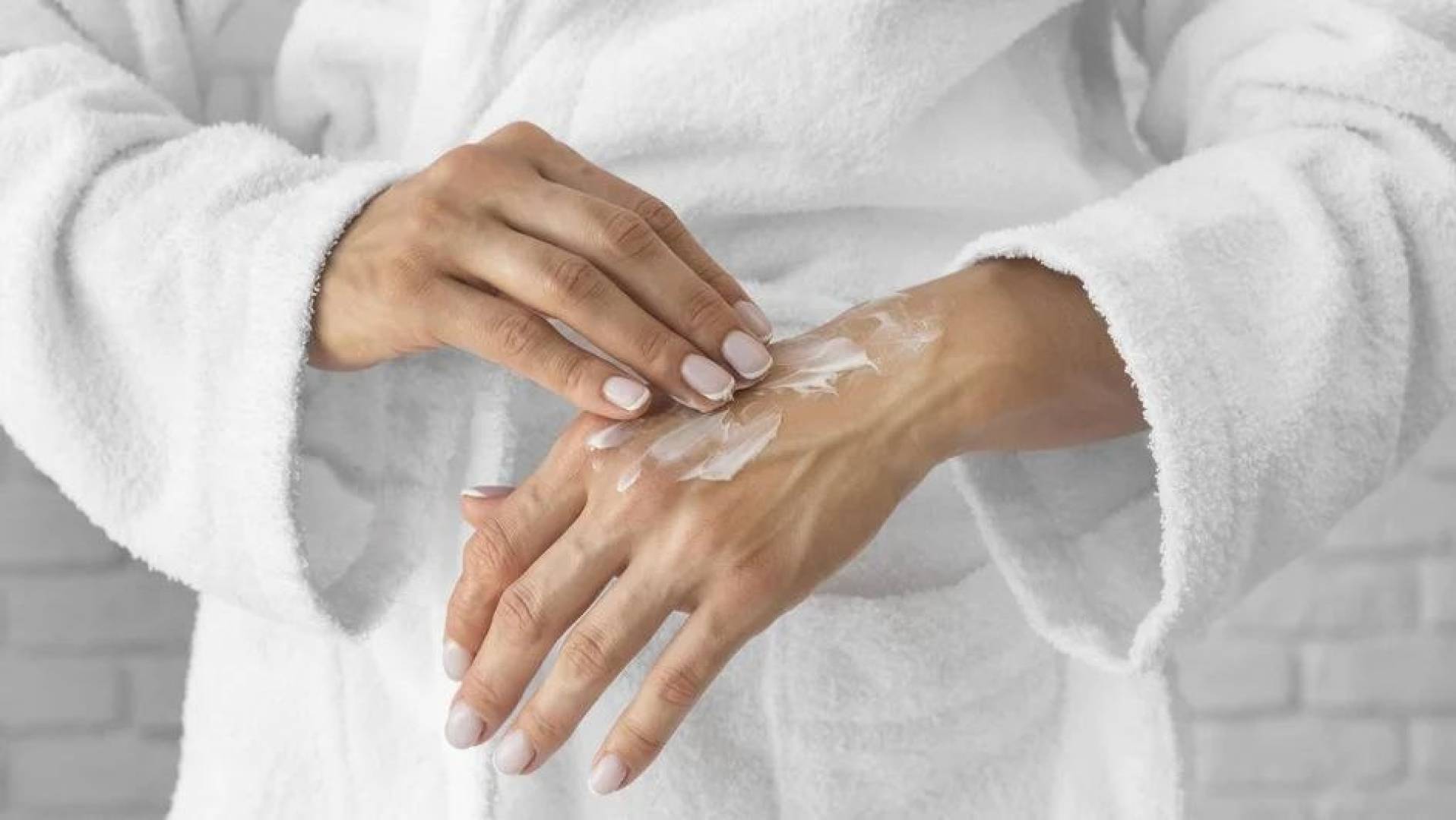 كريم نباتي مضاد للبكتيريا لعلاج الدمامل في روسيا