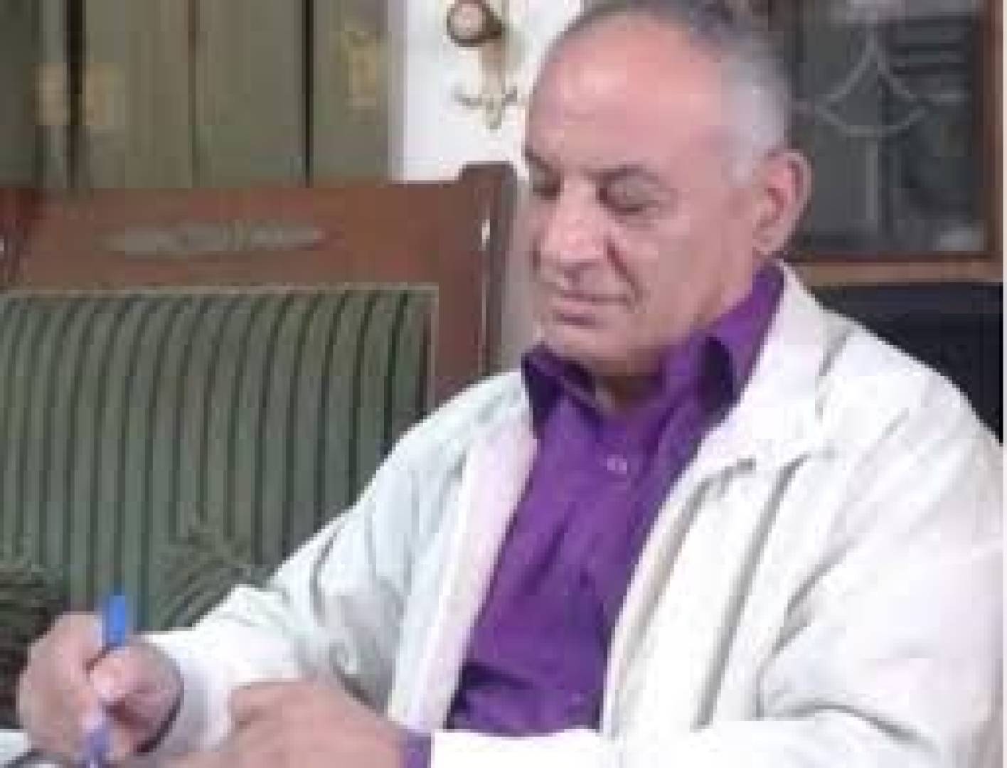 كتب الشاعِرُ الدكتور حسن عليّ شرارة أيُّها الرَّجِيُّ يَا سَقْطَ سَعَادِينٍ قُرُودِ