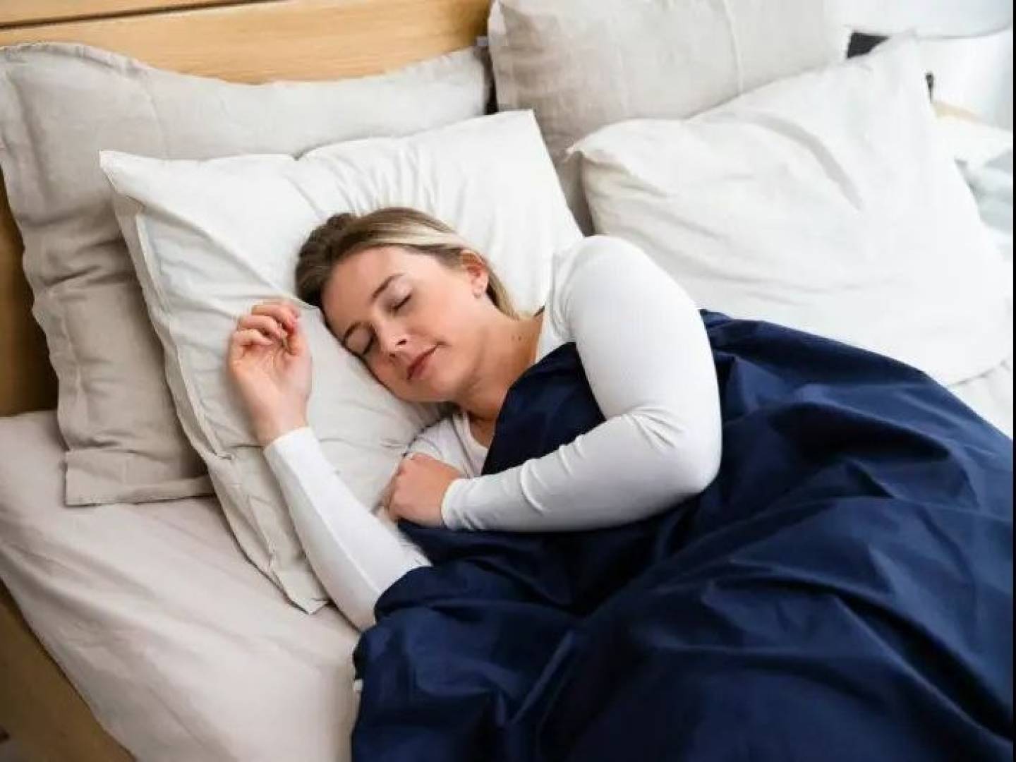 العلم يكشف حقيقة شائعة عن النوم