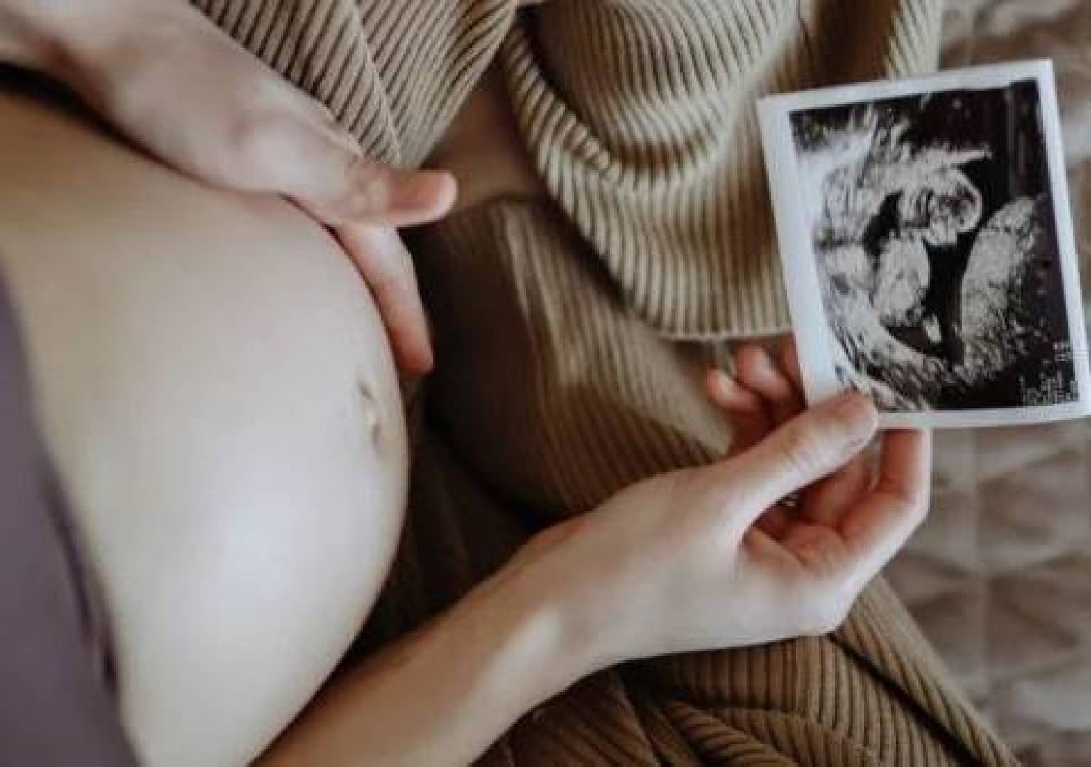 تطوير جهاز موجات فوق صوتية قابل للارتداء يمكنه مراقبة صحة الجنين داخل الرحم