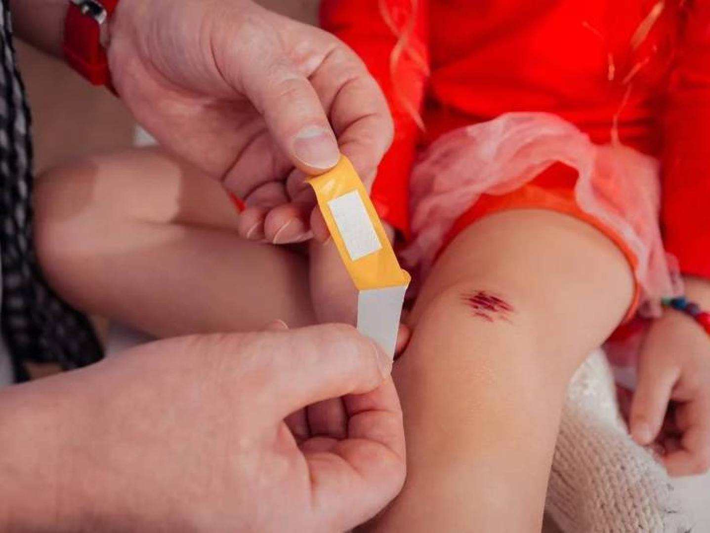 تطويل جهاز ذكي لتقييم الجروح بسرعة دون لمس المرضى