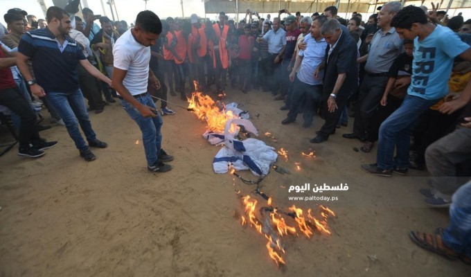 أحرقنا العلم الذي يرفعه المطبعون في عواصمهم