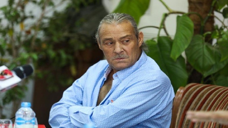 البقاء لله, ظهر فاروق الفيشاوي معزيا بزميلة عزت أبو عوف فلحق به, فيديو