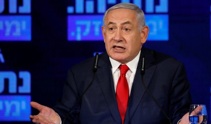 من يصافح مغتصب شقيقته قواد ديوث ملعون, نتنياهو: يقول أنه لن يتخلى عن أي مغتصبة من مغتصبات  الضفة الفلسطينية