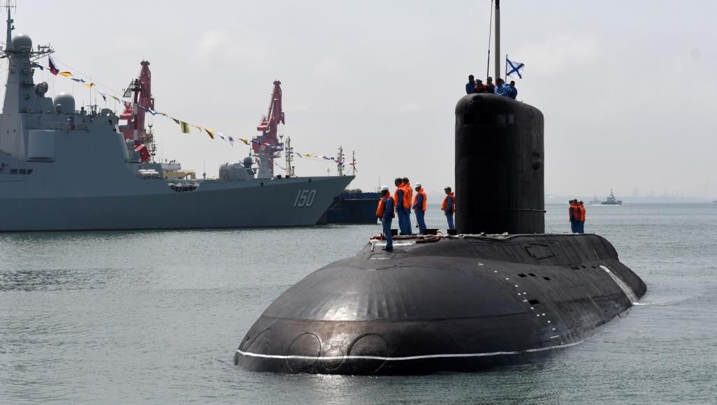 ما حقيقة ما تردد عن اشتباك روسي أمريكي قبالة سواحل أمريكا وغرق قطعة بحرية أمريكية؟