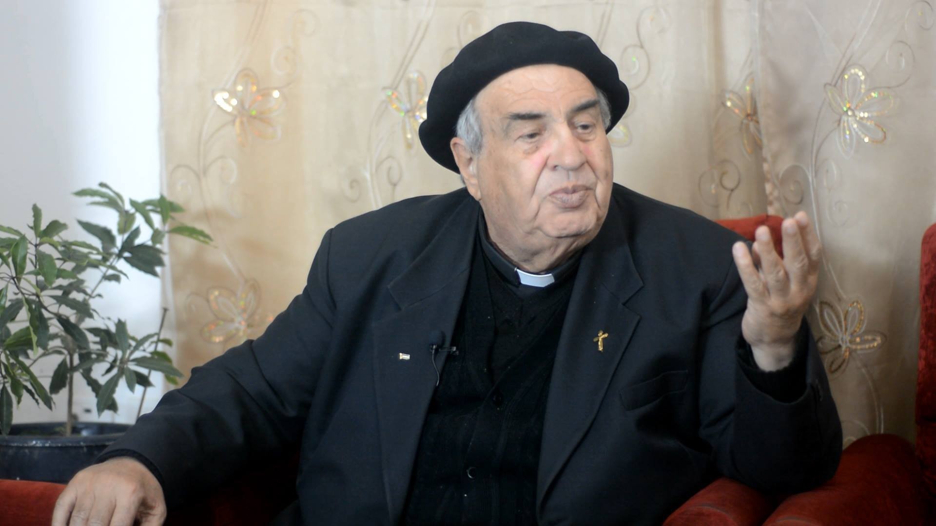 رسالة من الأب منويل مسلم للشباب الفلسطيني.