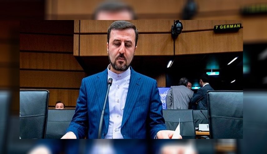 ايران: واشنطن ترواغ في سياساتها وتغطي على جرائمها في اليمن بتوزيع الإتهامات