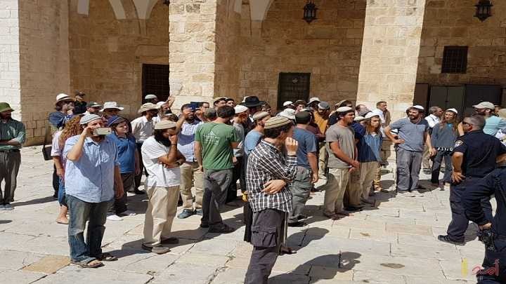 عشرات المستوطنين يقتحمون الاقصى في رأس السنة العبرية