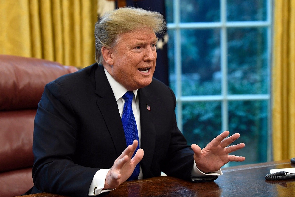 لأنه الرئيس.. لا داعي لفحص ترامب رغم لقائه ضيفاً مصاباً بكورونا