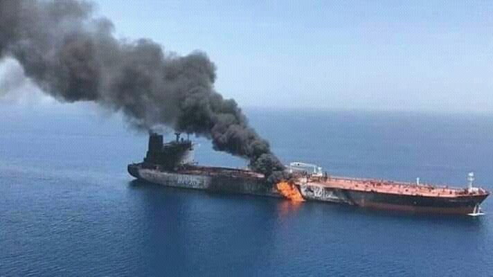 مواقع ايرانية تنشر صور اولية لناقلة النفط بعد استهدافها