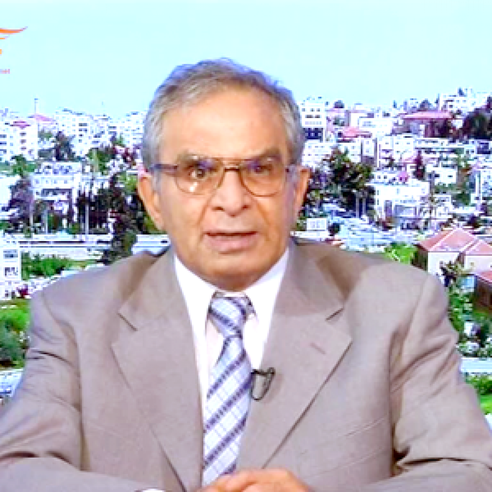 بسام أبو شريف يفتح النار على محمود عباس ويصفه بالكاذب والمضلل