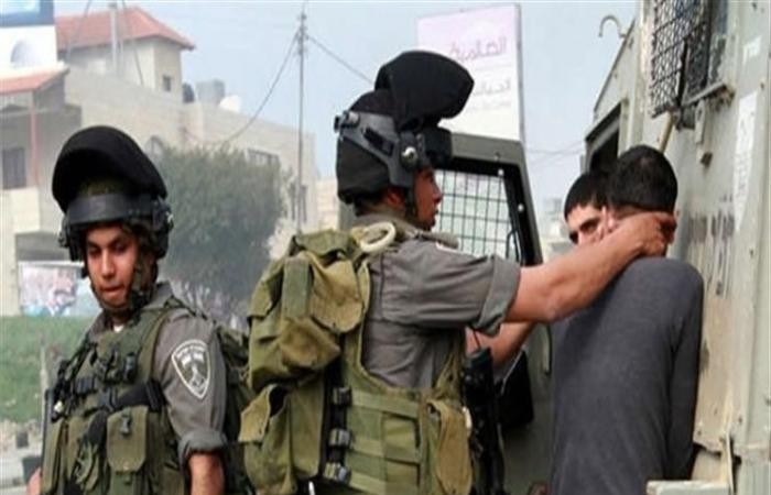 الجيش الإسرائيلي يعتقل 10شبان فلسطينيين بينهم شاب من ذوي الإحتياجات الخاصة