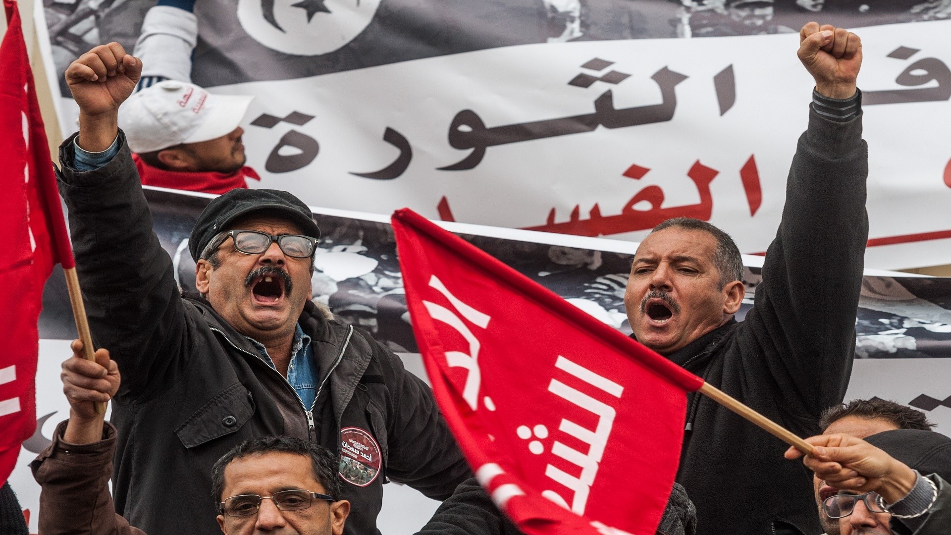 تونس بعد الثورة: فساد ينخر جميع القطاعات والمواطن يدفع الثمن.. \ مها البوسليمي