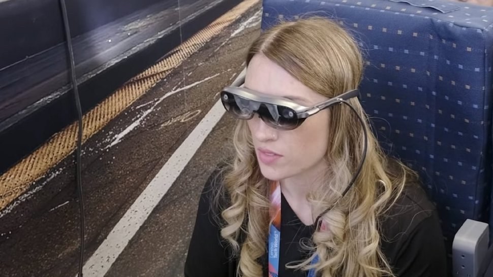 شركة لينوفو تخطط لصناعة نظارة الواقع المعزز AR للعمل على شاشات متعدد في آنٍ واحد