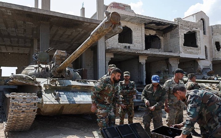 الجيش العربي السوري يصد هجومين مسلحين على المركز الروسي بإدلب