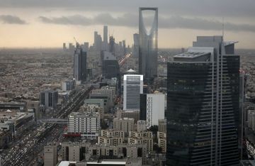 تقرير بلومبرغ: المملكة العربية السعودية تنفق الكثير من عائدات اكتتاب شركة أرامكو محلياً