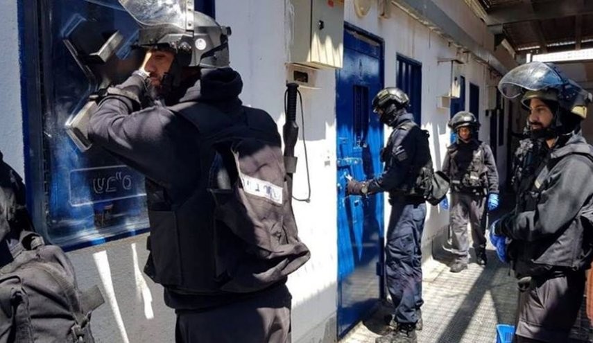 أسرى عسقلان يقررون الإقدام على خطوات خطيرة