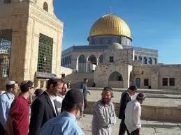 اقتحامات الجنود الإسرائيلين بالجملة لباحات الاقصى... والصمت العربي هو سيد الموقف