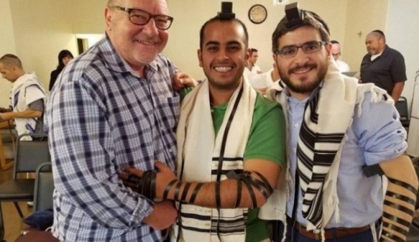 مواطن كويتي يعلن اعتناقه اليهودية..تعرف على المزيد