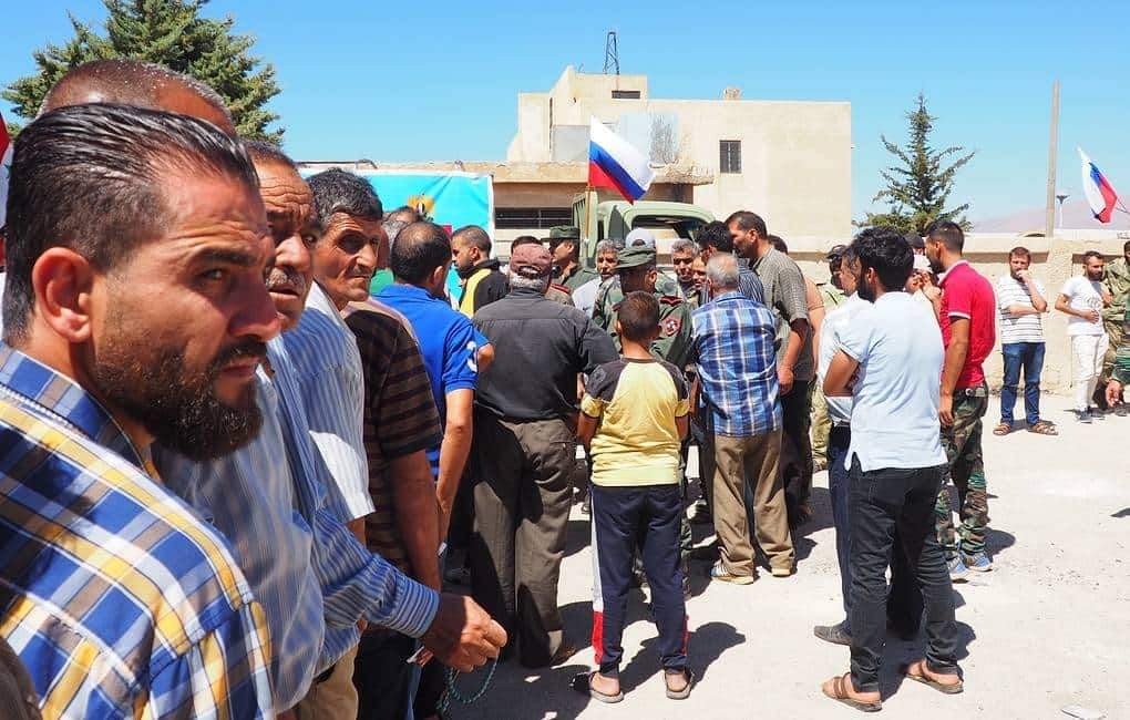 سوريا أكثر من 230 سوري يتلقون مساعدة طبية بمركز المصالحة للجيش الروسي